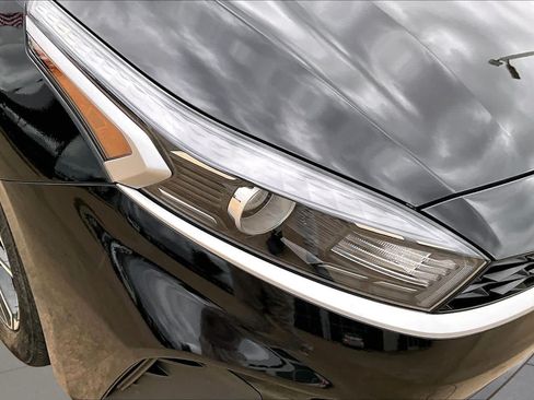 Used 2024 Kia Forte LXS FWD image 16