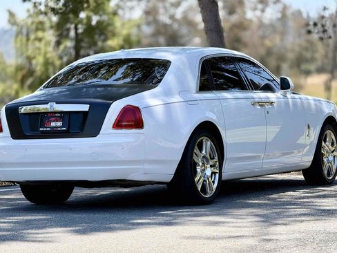 Used 2016 Rolls-Royce Ghost RWD image 11
