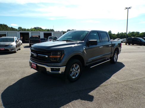 Used 2025 Ford F150 XLT w/ Equipment Group 301A Standard AWD/4WD image 3