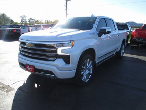 Used 2022 Chevrolet Silverado 1500 High Country w/ High Country Premium Package image 10