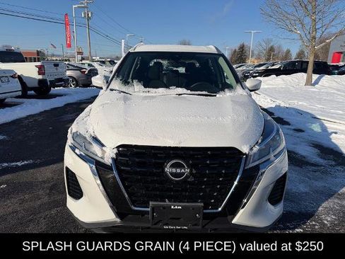 Certified 2024 Nissan Kicks SV image 3