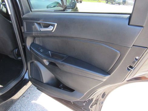 Used 2022 Ford Edge SE w/ Black Appearance Package AWD/4WD image 21
