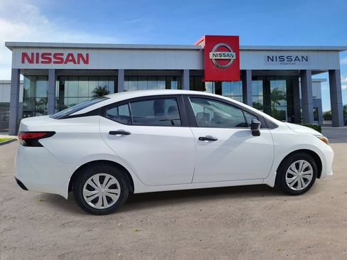 Used 2025 Nissan Versa S w/ Trunk Package FWD image 2