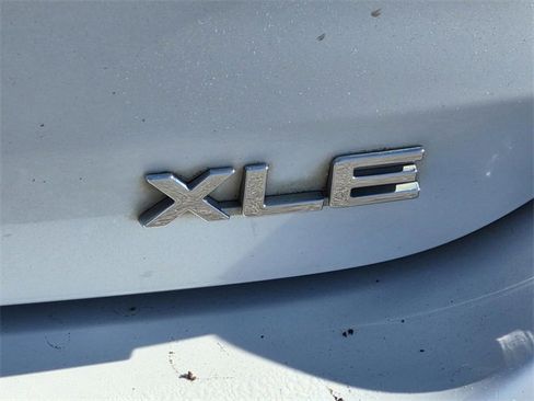 Used 2023 Toyota Highlander XLE image 32