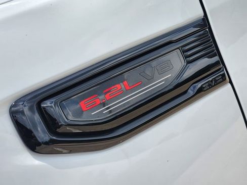 Used 2025 GMC Sierra 1500 AT4 w/ AT4 Premium Package AWD/4WD image 12