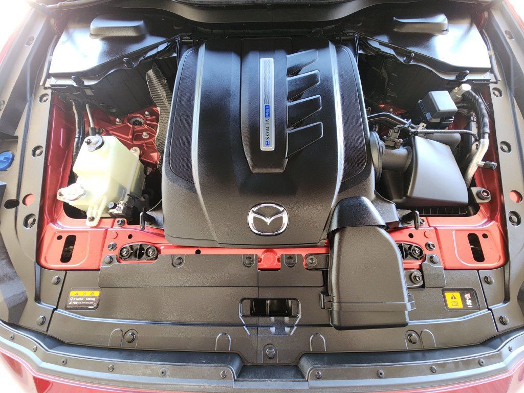 Certified 2025 MAZDA CX-70 Plug-In Hybrid w/ Premium Plus AWD/4WD image 24