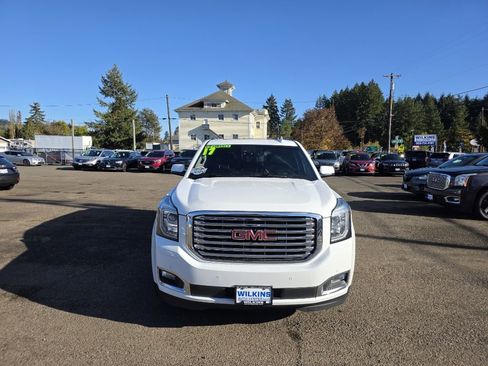 Used 2017 GMC Yukon SLT w/ Premium Edition image 2