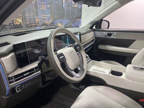 New 2025 Hyundai Santa Fe Calligraphy image 9