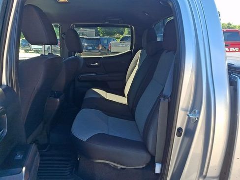 Used 2023 Toyota Tacoma TRD Off-Road AWD/4WD image 17