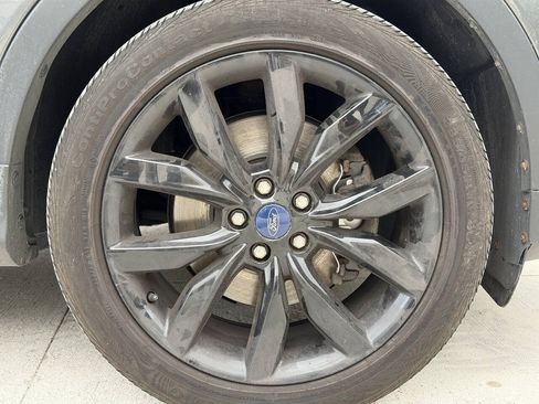 Used 2018 Ford Escape SE w/ SE Sport Appearance Package AWD/4WD image 26
