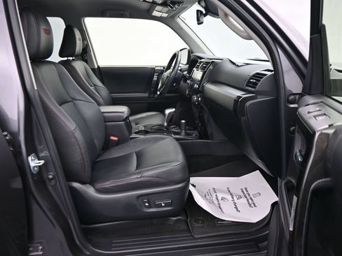 Used 2022 Toyota 4Runner TRD Off-Road Premium AWD/4WD image 13