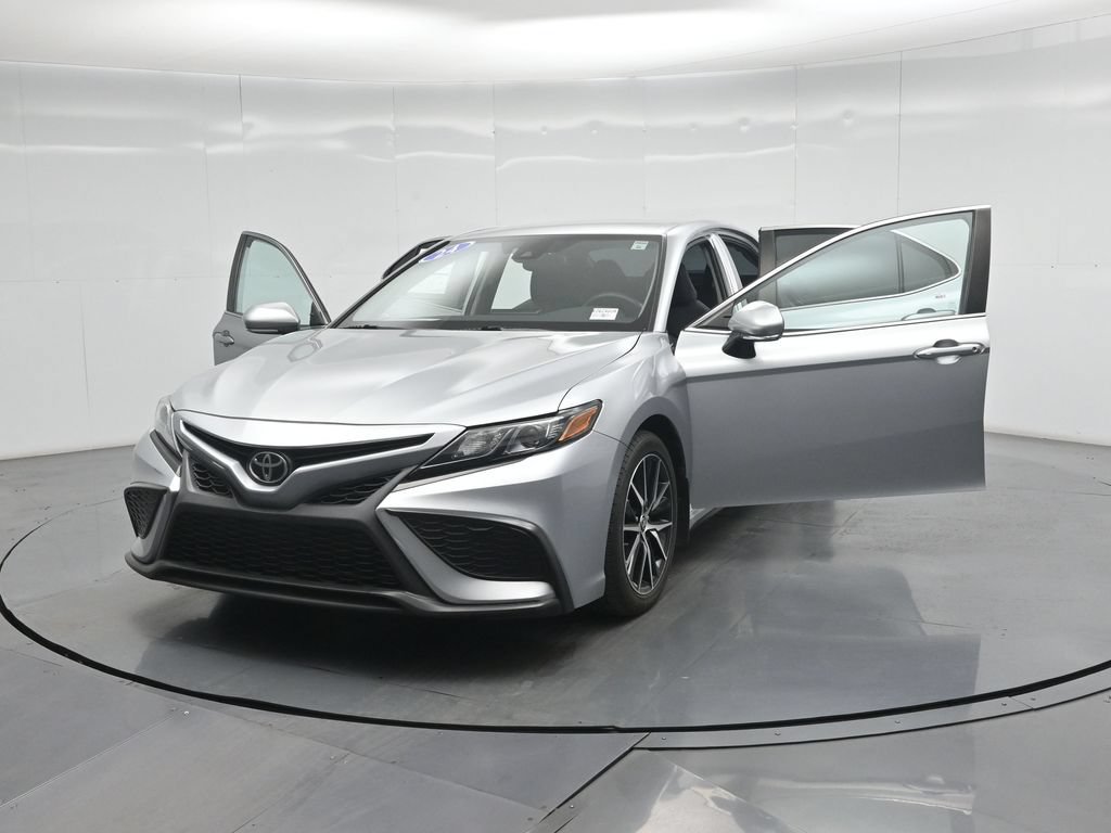 Used 2024 Toyota Camry SE w/ Convenience Package FWD image 27