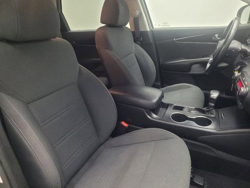 Used 2019 Kia Sorento LX w/ LX Convenience Package image 21