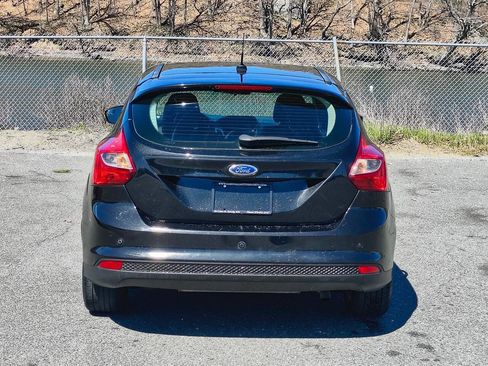 Used 2014 Ford Focus SE FWD image 6