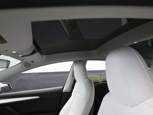 Used 2021 Tesla Model 3 Standard Range Plus RWD image 11