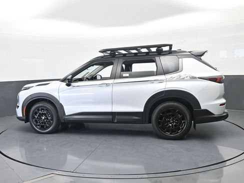 New 2026 Mitsubishi Outlander Trail Edition image 3