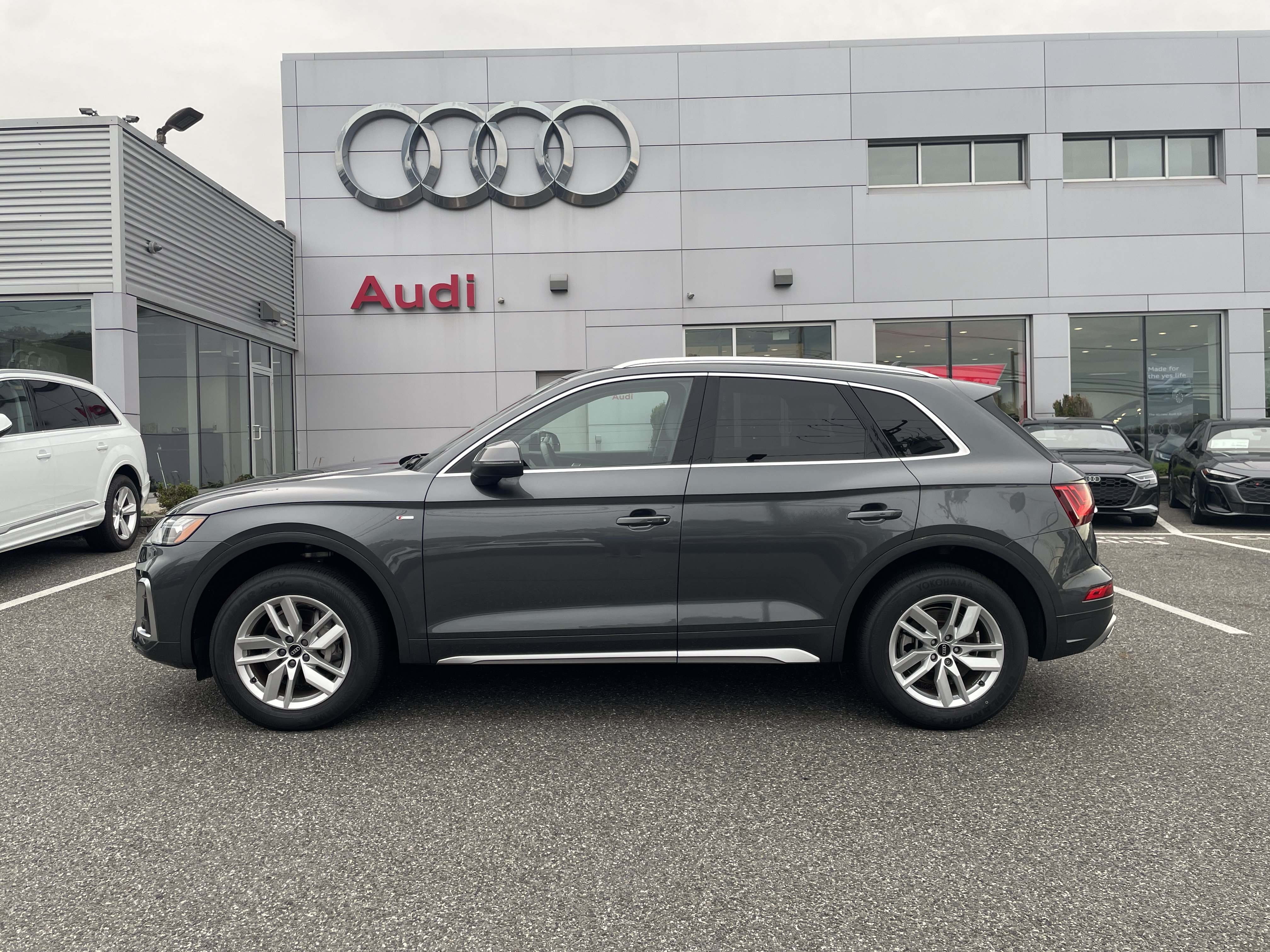 Certified 2023 Audi Q5 2.0T Premium w/ Convenience Package AWD/4WD image 4