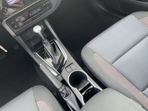 Certified 2018 Toyota Corolla LE FWD image 20