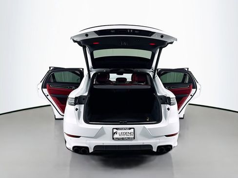 Used 2022 Porsche Cayenne GTS image 29