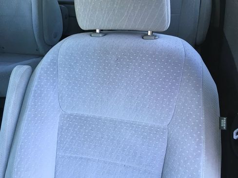 Used 2020 Toyota Sienna LE w/ Carpet Mat Package FWD image 22
