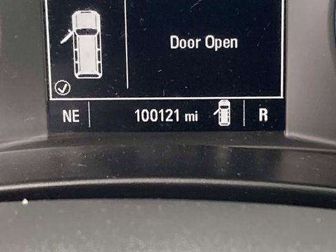 Used 2021 Chevrolet Equinox LS image 30