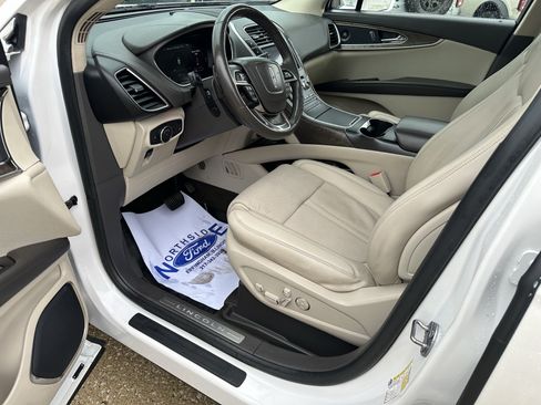 Used 2019 Lincoln Nautilus Reserve AWD/4WD image 17