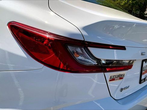 Used 2025 Toyota Camry LE image 27