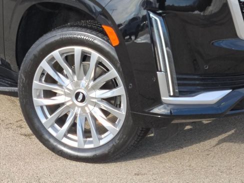 Used 2024 Cadillac Escalade Premium Luxury w/ LPO, Floor Liner Package image 3