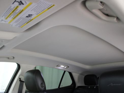 Used 2023 Buick Envision Avenir image 28