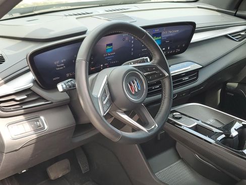 Used 2025 Buick Enclave Preferred image 9
