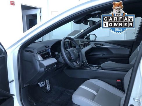 Used 2025 Toyota Camry SE image 2