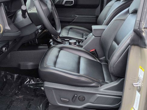 Used 2025 Ford Bronco Badlands AWD/4WD image 17