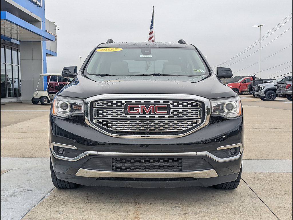 Used 2017 GMC Acadia Denali w/ Technology Package FWD image 11