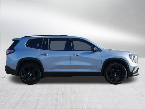 Used 2025 GMC Acadia Elevation w/ Elevation Premium Package AWD/4WD image 8