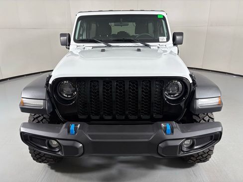 Used 2023 Jeep Wrangler Unlimited w/ Cold Weather Group AWD/4WD image 3