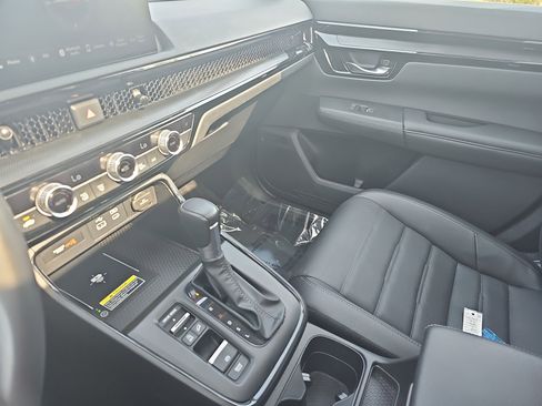 Used 2025 Honda CR-V EX-L image 24