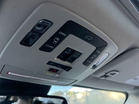 Used 2021 Toyota Sienna XLE image 26