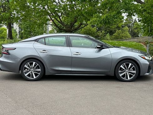Used 2020 Nissan Maxima 3.5 SV w/ Floor Mat Group FWD image 8