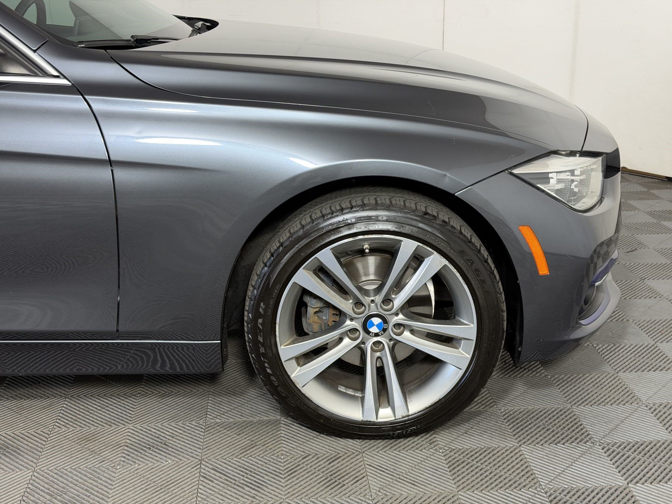 Used 2017 BMW 328d xDrive Sedan AWD/4WD image 13