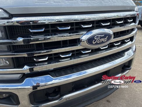 Used 2023 Ford F250 Lariat w/ Lariat Ultimate Package AWD/4WD image 6