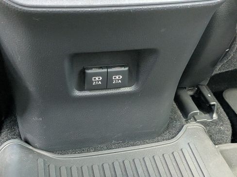 Used 2020 Toyota RAV4 XLE Premium FWD image 16