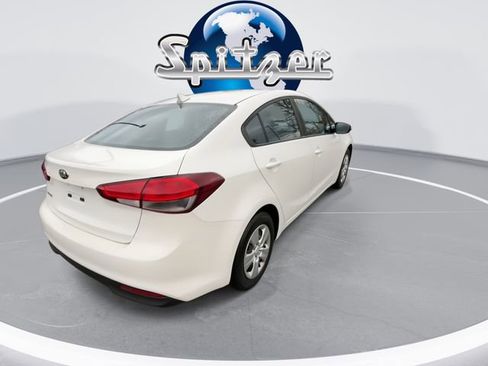 Used 2017 Kia Forte LX image 9