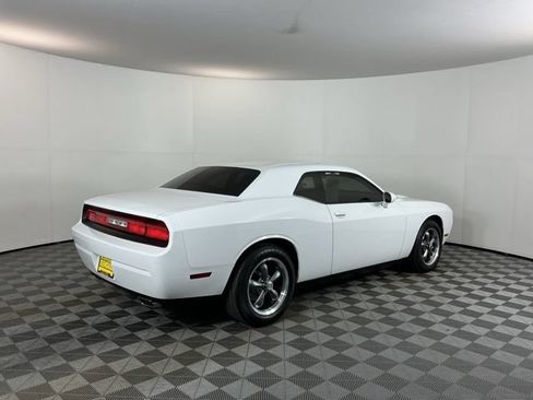 Used 2013 Dodge Challenger SXT RWD image 5