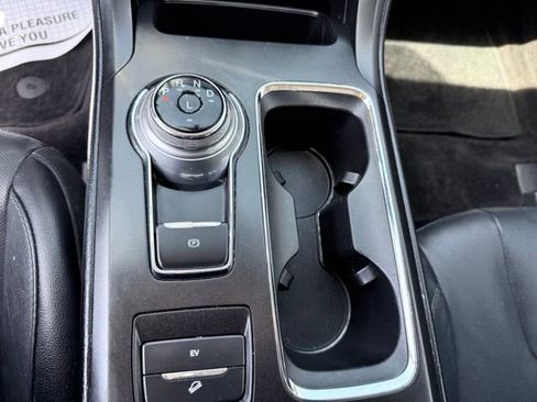 Used 2017 Ford Fusion Energi Titanium FWD image 13