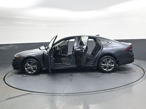 Used 2023 Honda Accord EX image 38