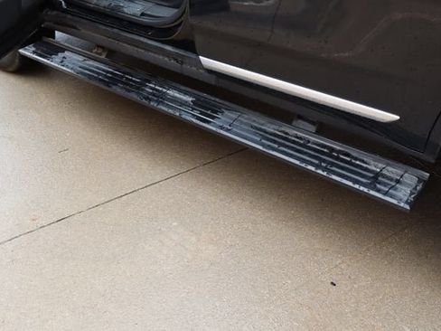Used 2023 GMC Yukon Denali RWD image 30