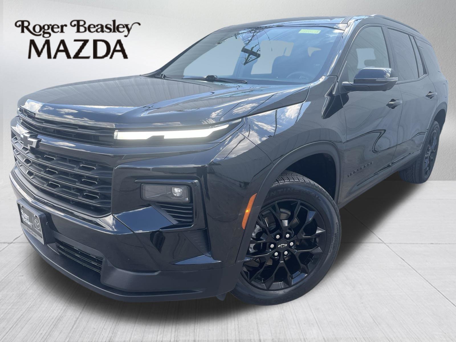 Used 2024 Chevrolet Traverse LT w/ Midnight/Sport Edition FWD image 1