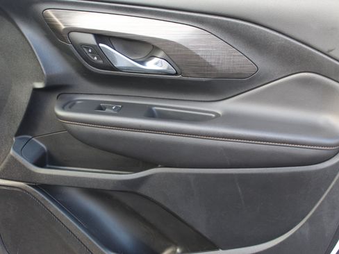 Used 2021 GMC Terrain SLT image 32