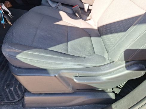 Used 2020 Chevrolet Silverado 1500 Custom w/ Custom Value Package image 16