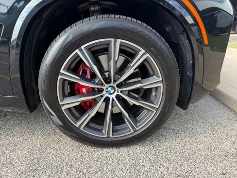 Certified 2024 BMW X5 xDrive40i w/ M Sport Package AWD/4WD image 4